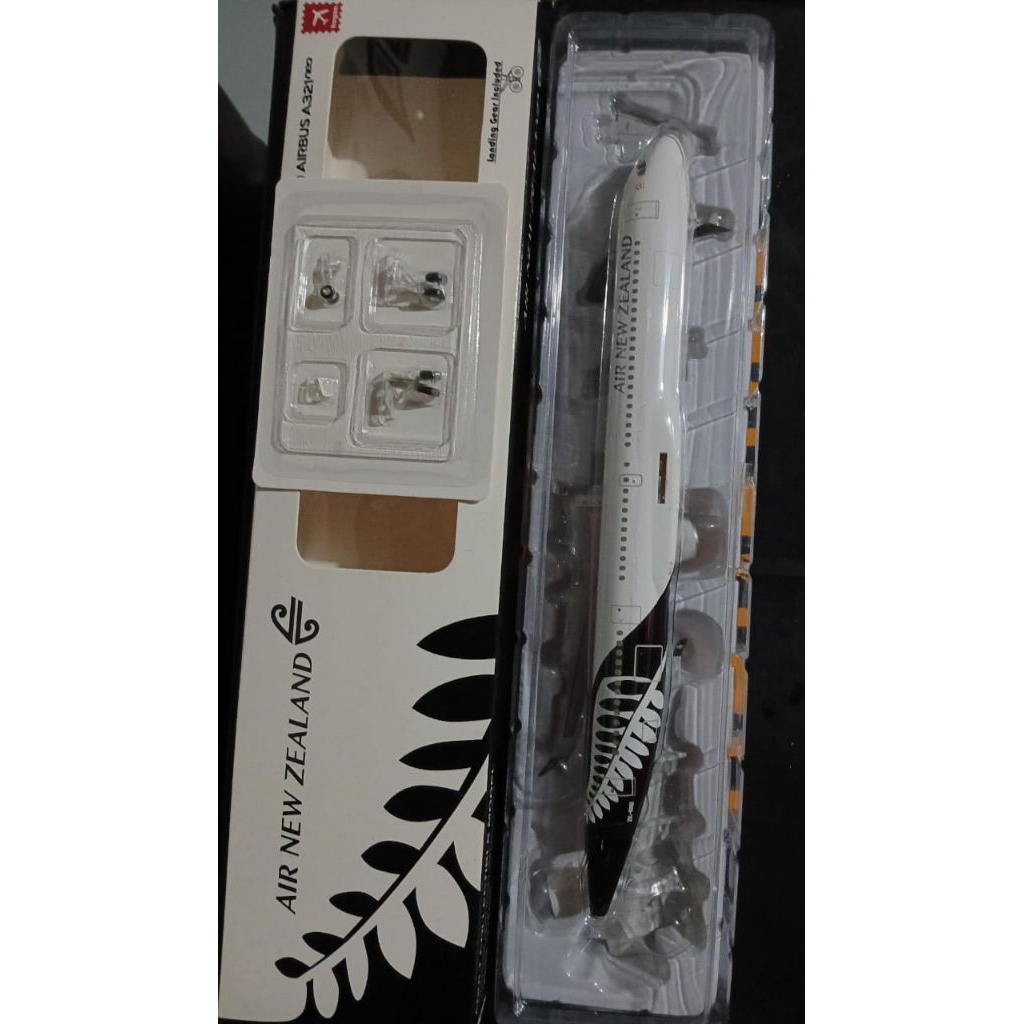 Miniature Diecast Pesawat A321 Air New Zealand Skala 1/200 Hogan Wings