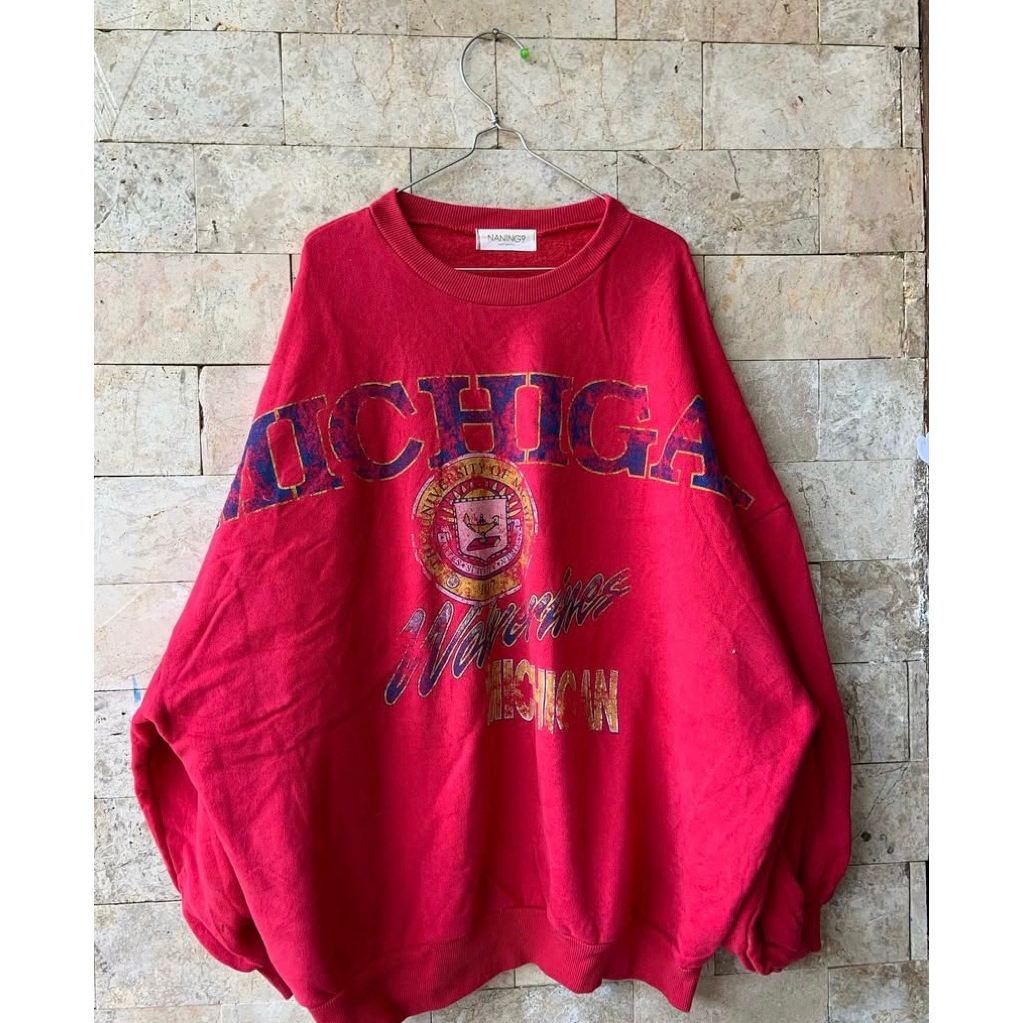 crewneck michigan merah