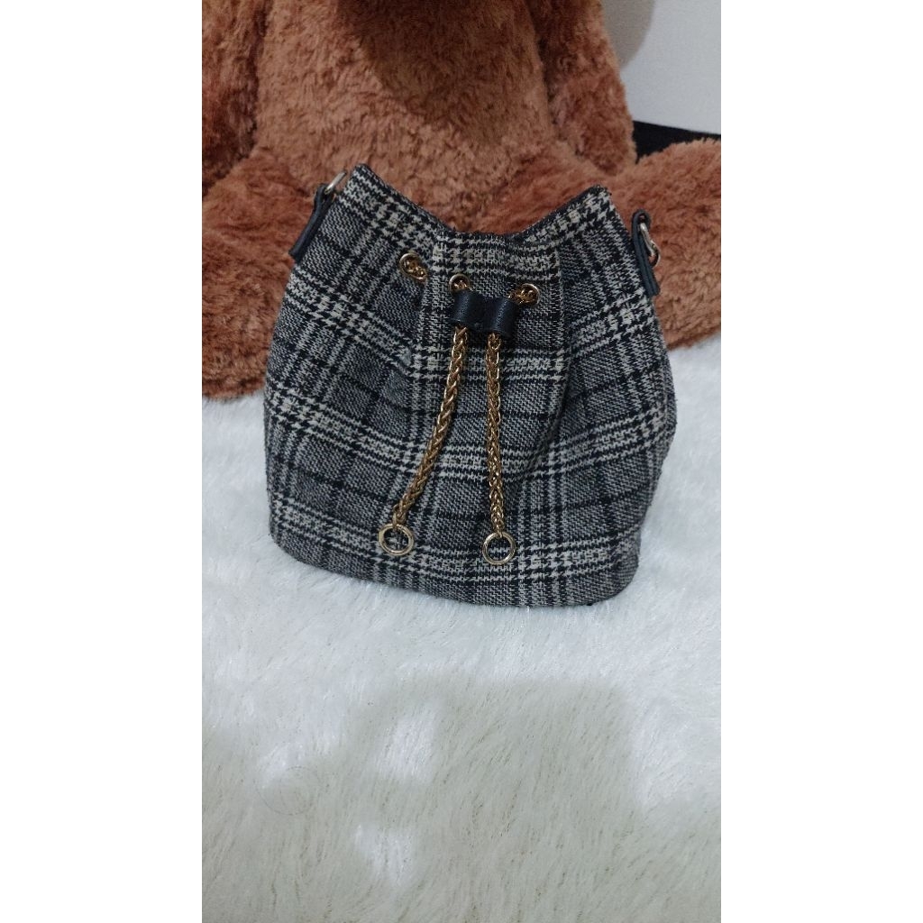 Tas Slempang Wanita - Bucket Bag Vincci