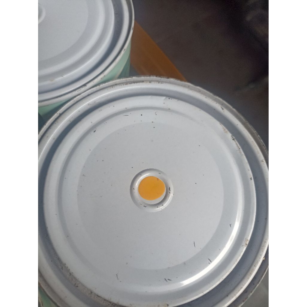 CAT BESI KAYU DAN BETON ORI PABRIKAN 1 kg