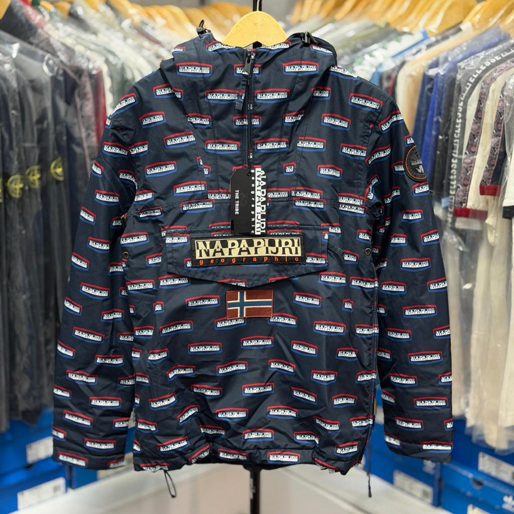 Napapijri Rainforest Winter Speed Graphic BNWT Original 100% Size : XS ( 70 X 54 )  m Model tinggi 1