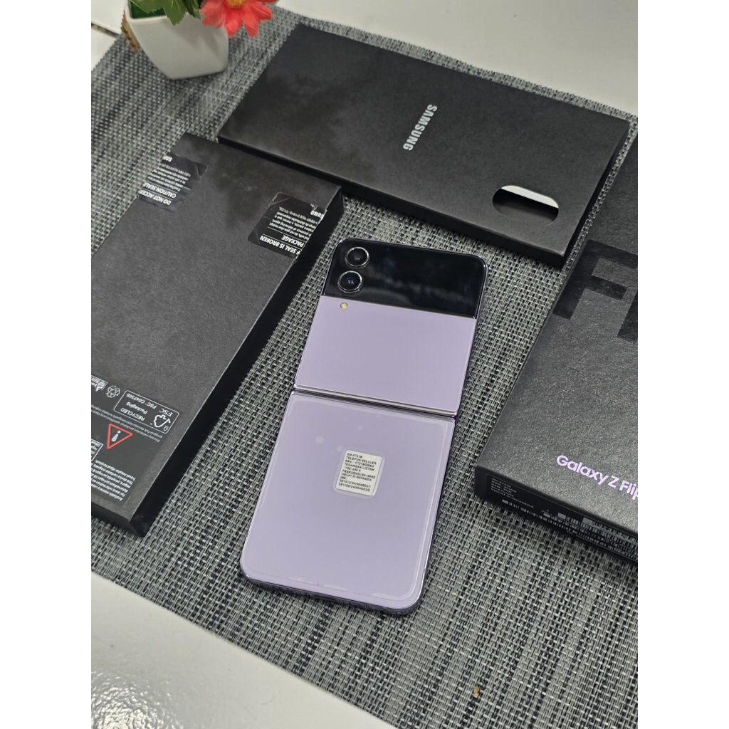 Samsung Z Flip 4 8/256 Sein