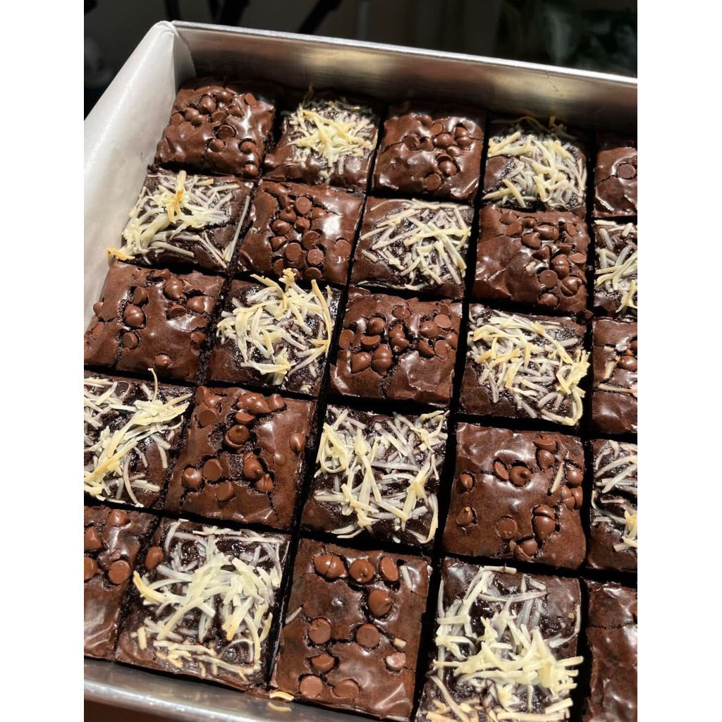 fudgy brownies 20x20