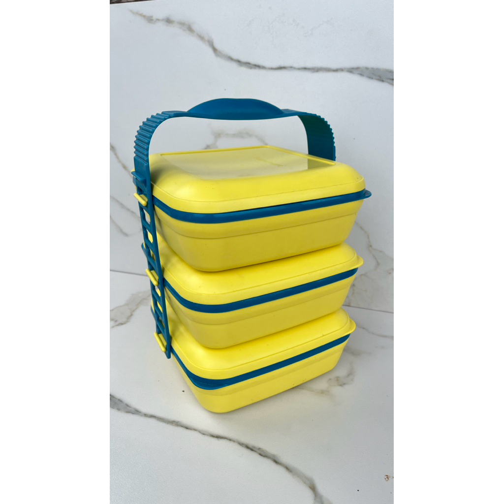 Rantang Besar Tupperware
