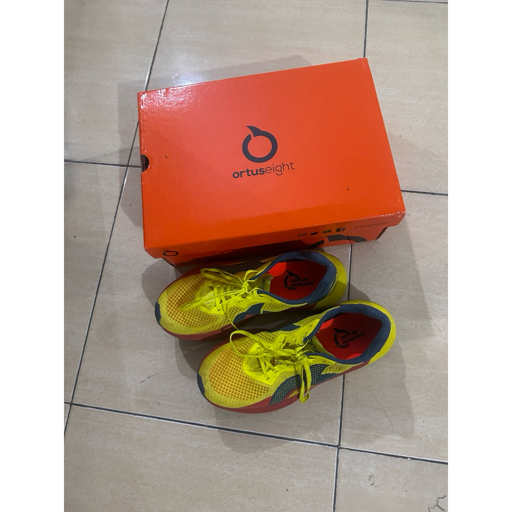 ortuseight hyperfuse 3.0 size 40 preloved