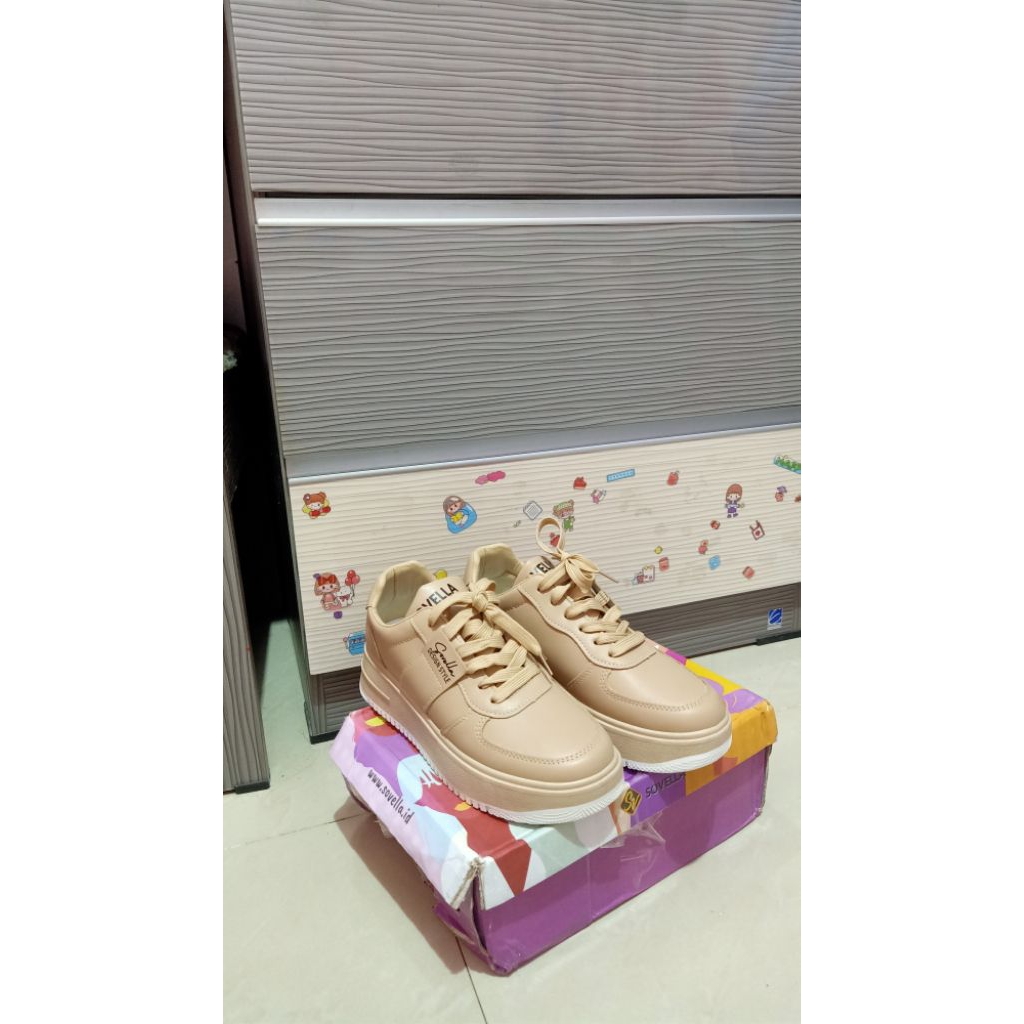 Sepatu sovella (Khalula warna Khaki uk 39) dan (Kenzie Warna Beige uk 40)