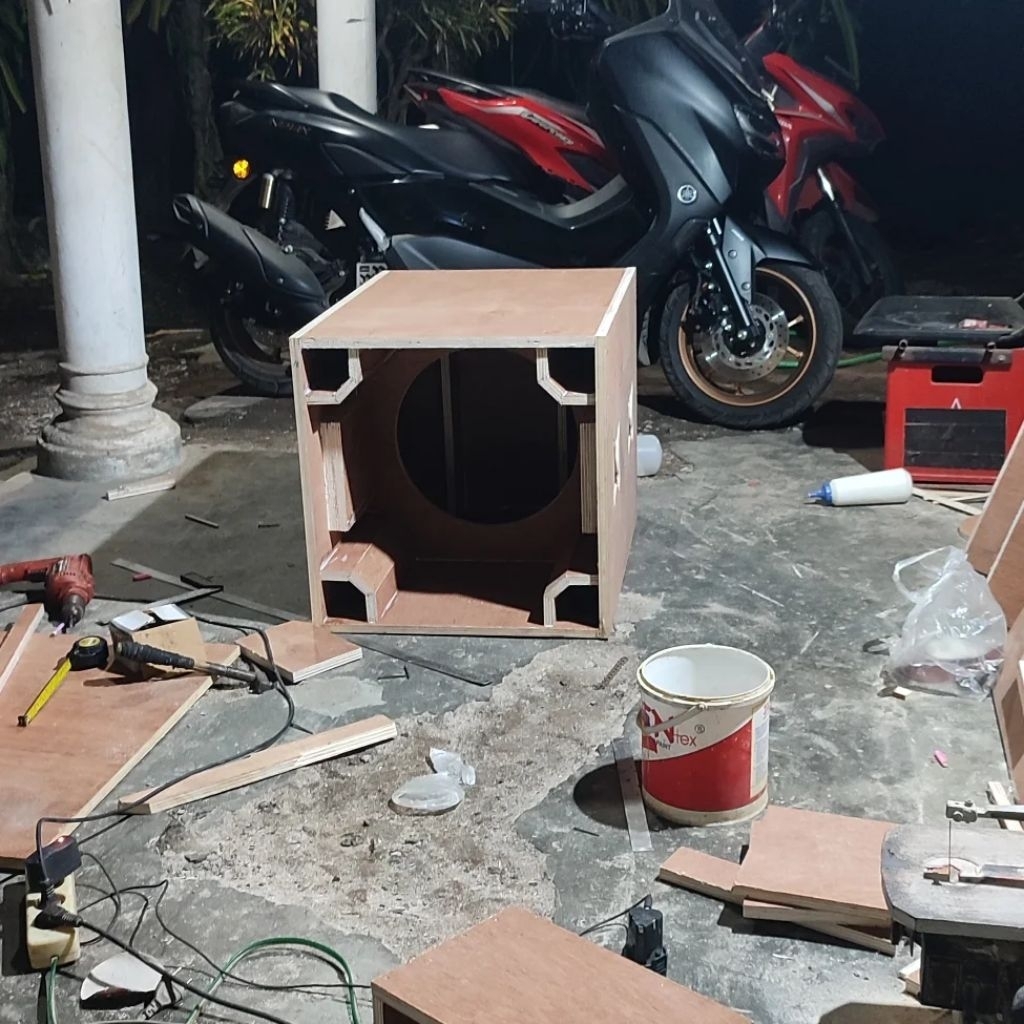 Box PLANAR 15 Inch Single Model Brewog