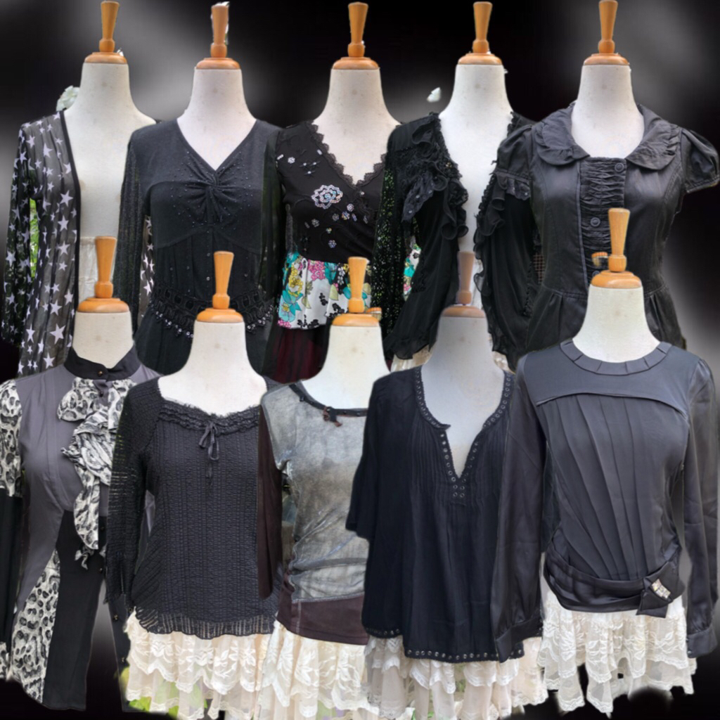 y2k, grunge, gothic, cottage core, downtown girl, 2000s, 90s, retro, yearbook outfit, retro pop,  ke