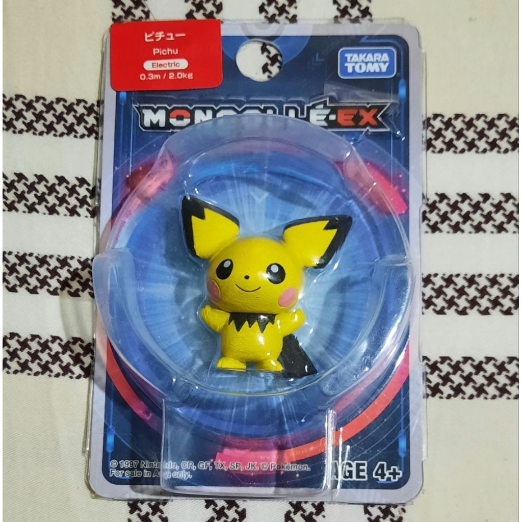 Moncolle Pokemon figure Pichu merek takara tomy
