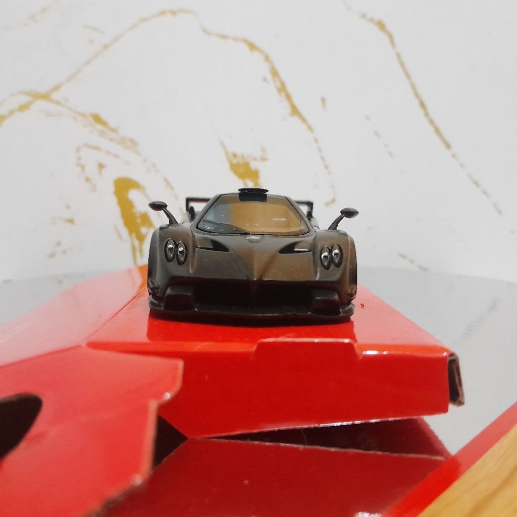diecast miniatur mobilan rmz city Pagani Zonda R 1:36