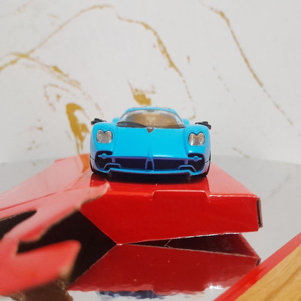 diecast miniatur mobilan rmz city Pagani Utopia 1:36