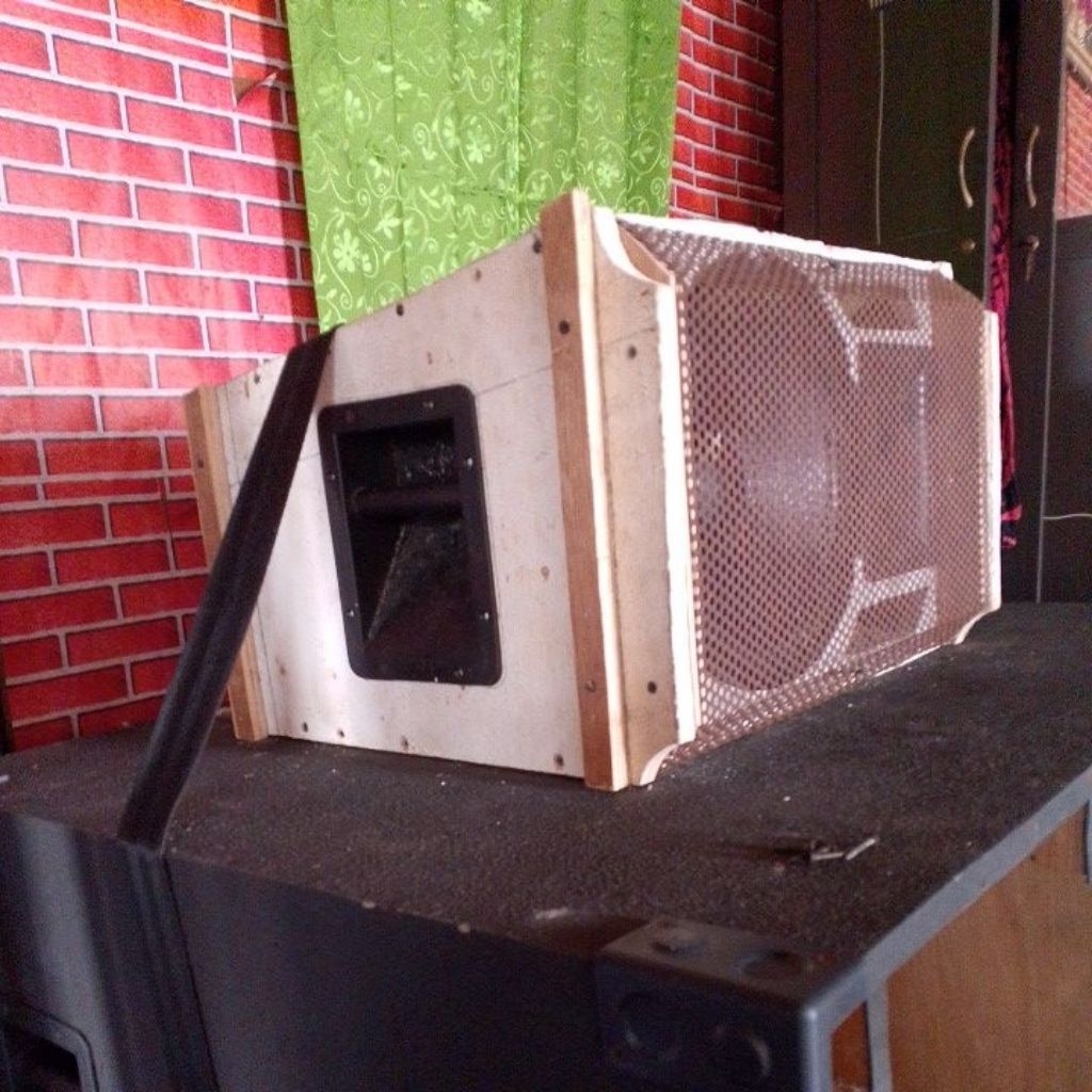 box line array 12 inch satu set