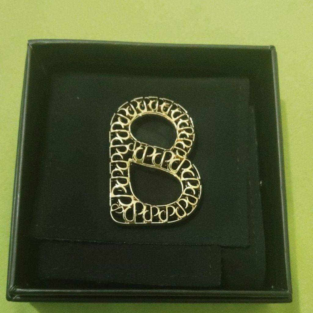 interlock ring Gold Buttonscarves