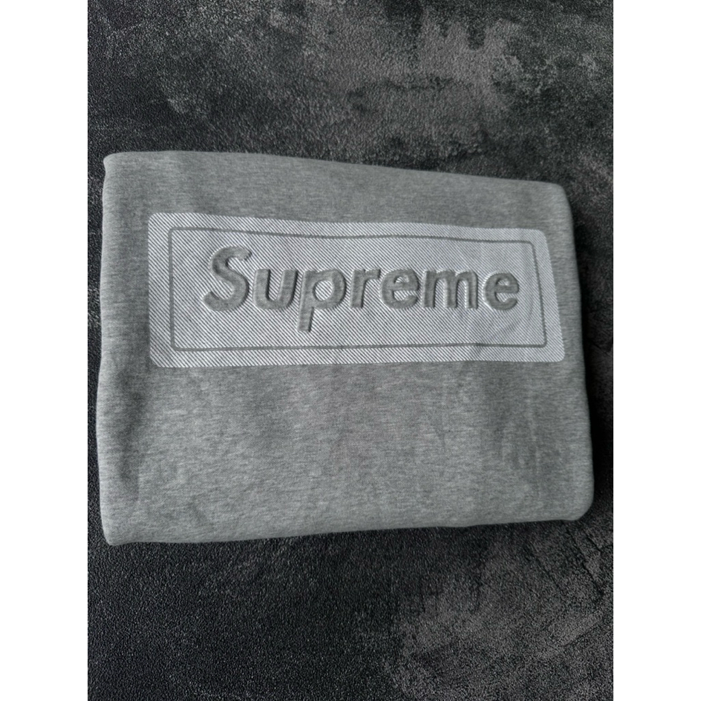 crew neck supreme logo box