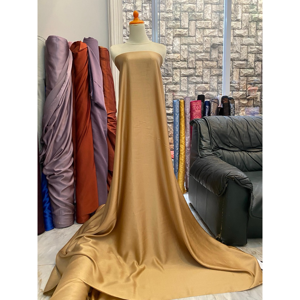 Kain Satin Maxymaraa Maksmara Silk Lux Bahan Gamis Dress Puring Kebaya Halus Jatuh Licin Warna Gold 