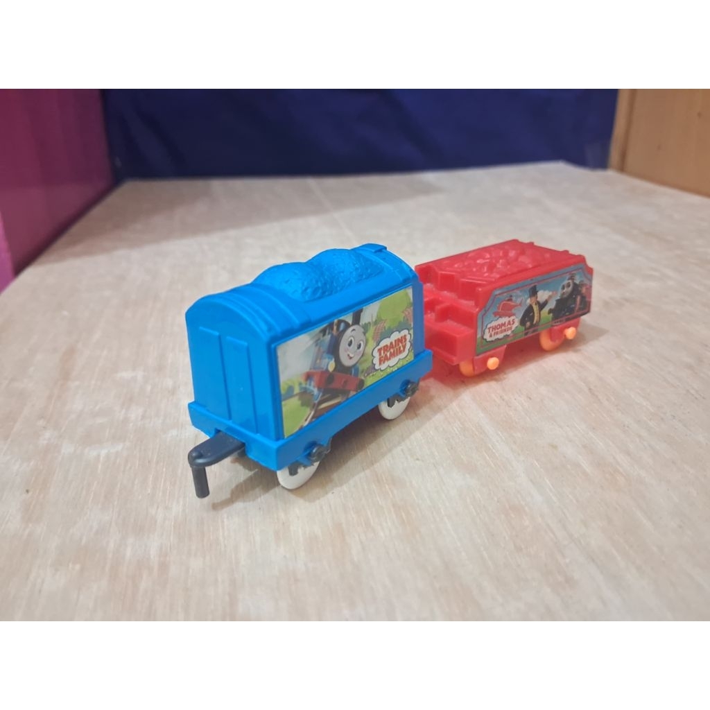Mainan Kereta Thomas Bahan Plastik Mainan Jadul Vintage Train Kereta Gandengan Gerbong Mainan Murah