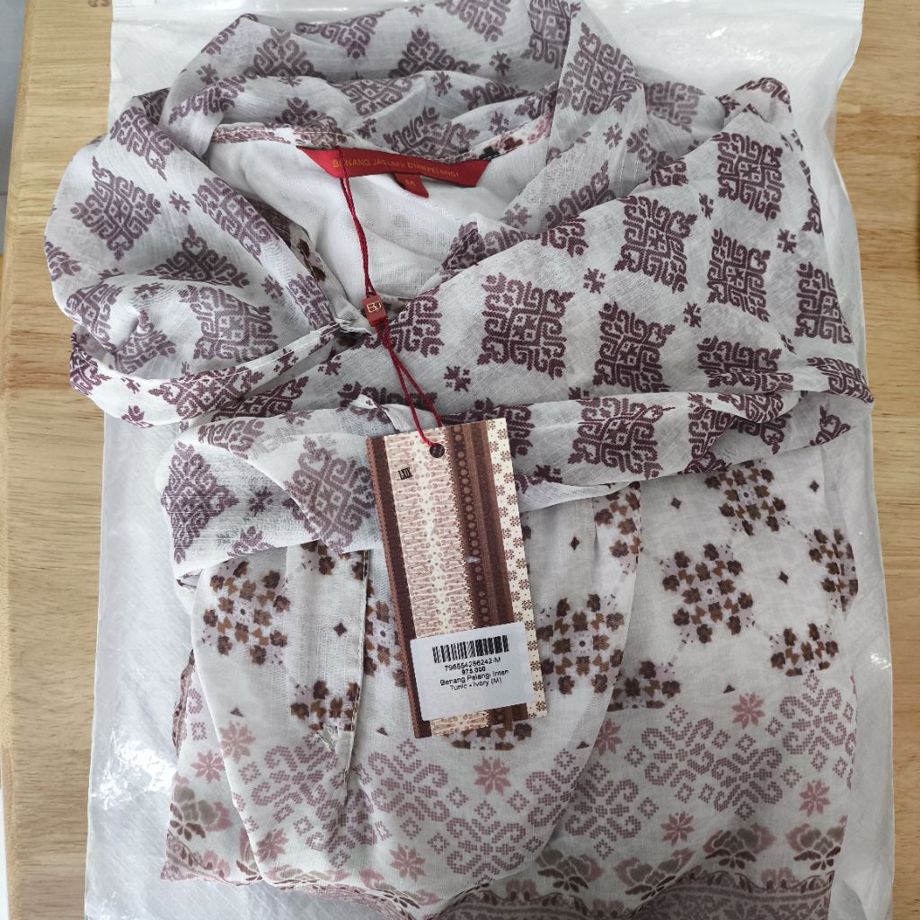 READY STOK Benang Jarum x Dian Pelangi Benang Pelangi Inten Tunic Ivory M Baru Benangjarum Sale