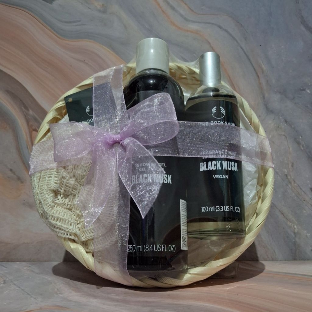 The body shop black musk gift paket seserahan kado