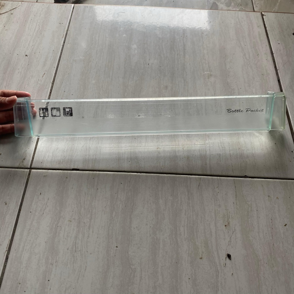 rak kulkas bekas merk POLYTRON