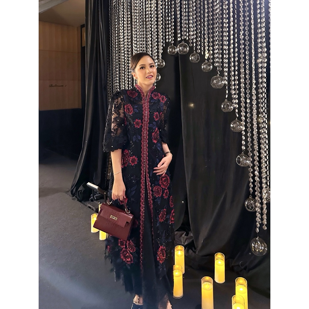 Sewa Dress / Rent Roselle Black Dress / Kebaya Hitam by Ivory RTW