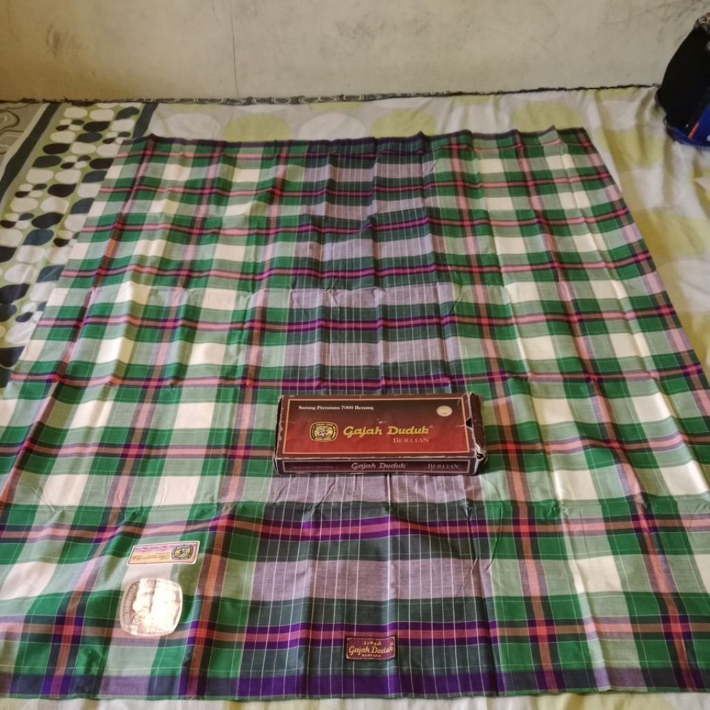 Sarung Jadul Gajah duduk berlian 7000 benang (baru)