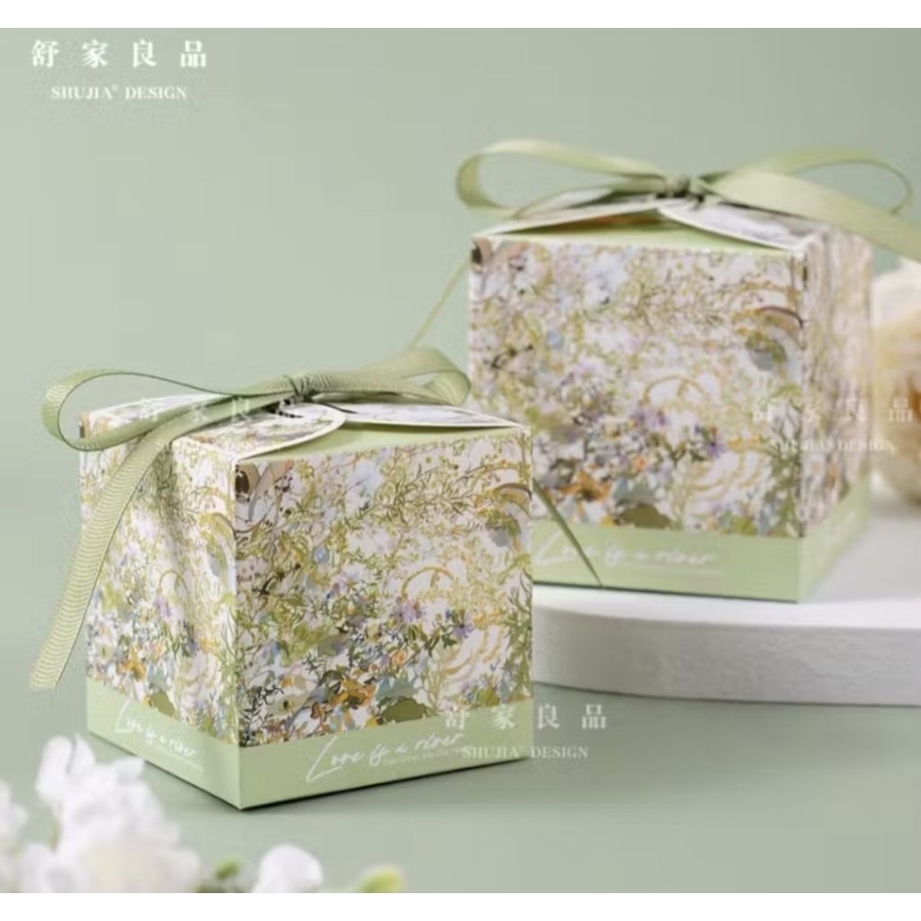 kotak kado kecil  pita