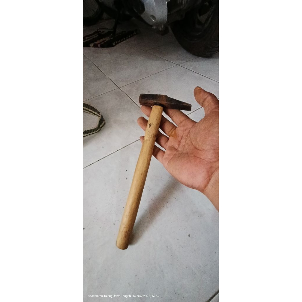 palu martil hammer ukuran lumayan kecil