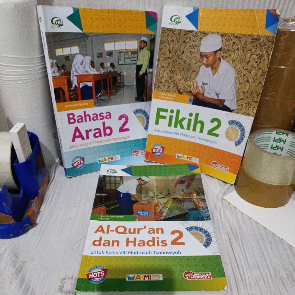 BUKU PAKET KELAS 8 (2) MADRASAH TSANAWIYAH (MTS) AQILA KURIKULUM MERDEKA BAHASA ARAB, FIKIH, AL-QUR'