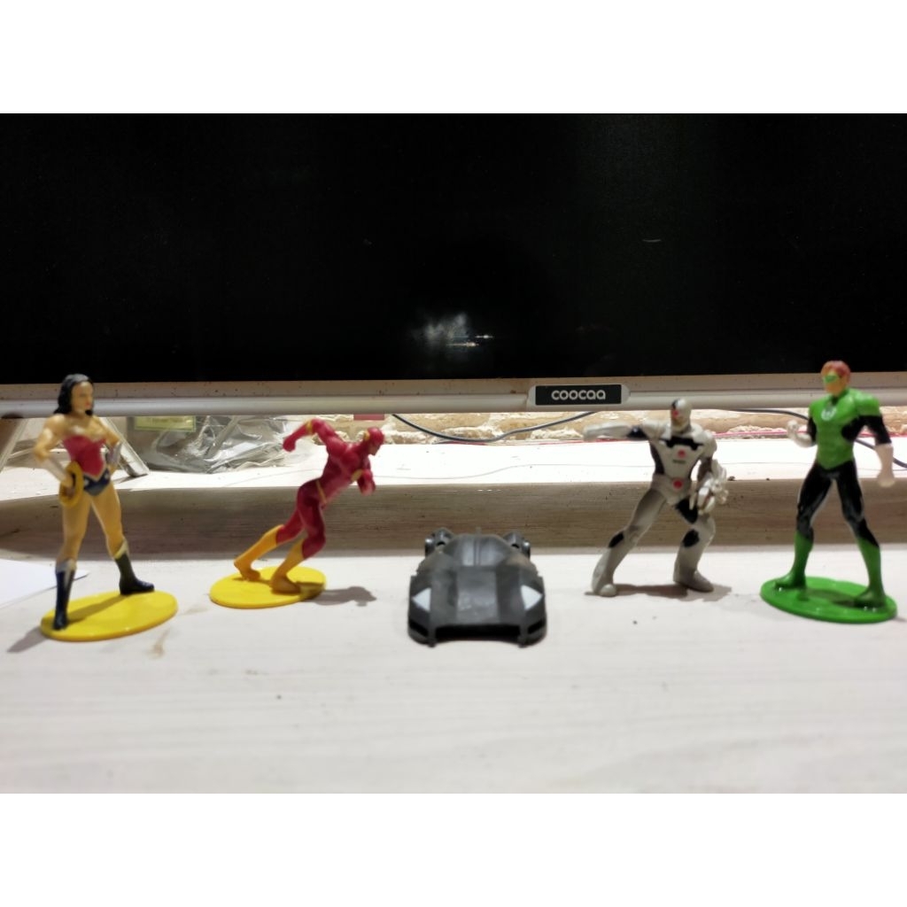 Action Figure Justice League Hadiah Susu Zee