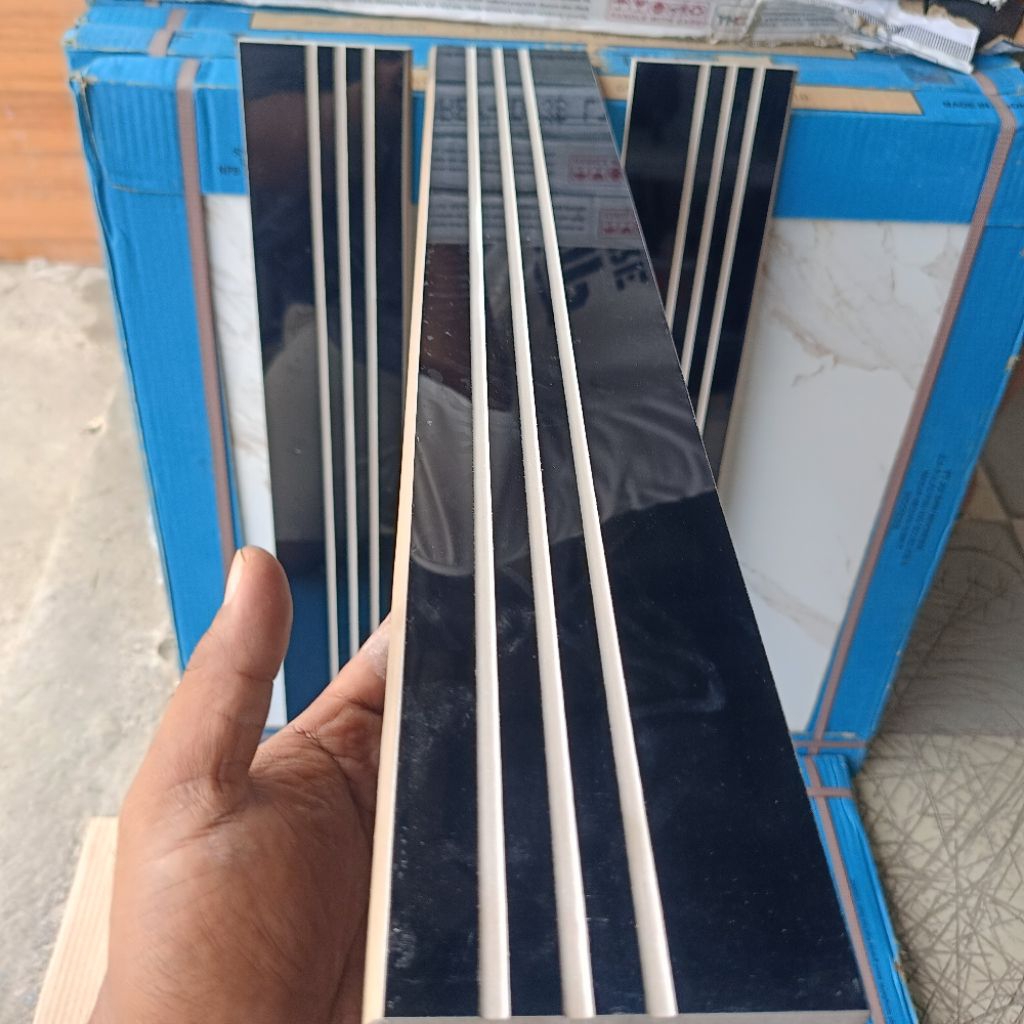 Plint granit 10x60 stepnosing bevel hitam