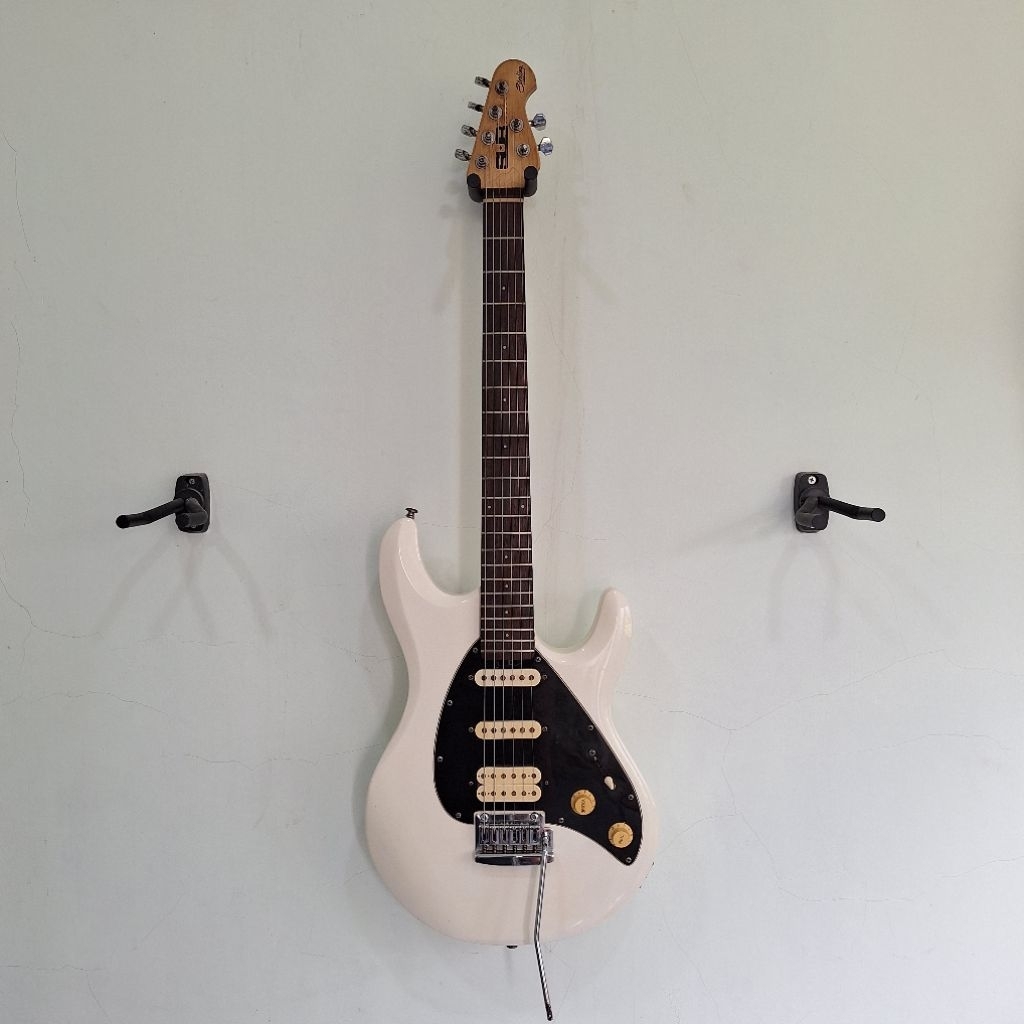 Sterling by Musicman SUB Silo 3 White