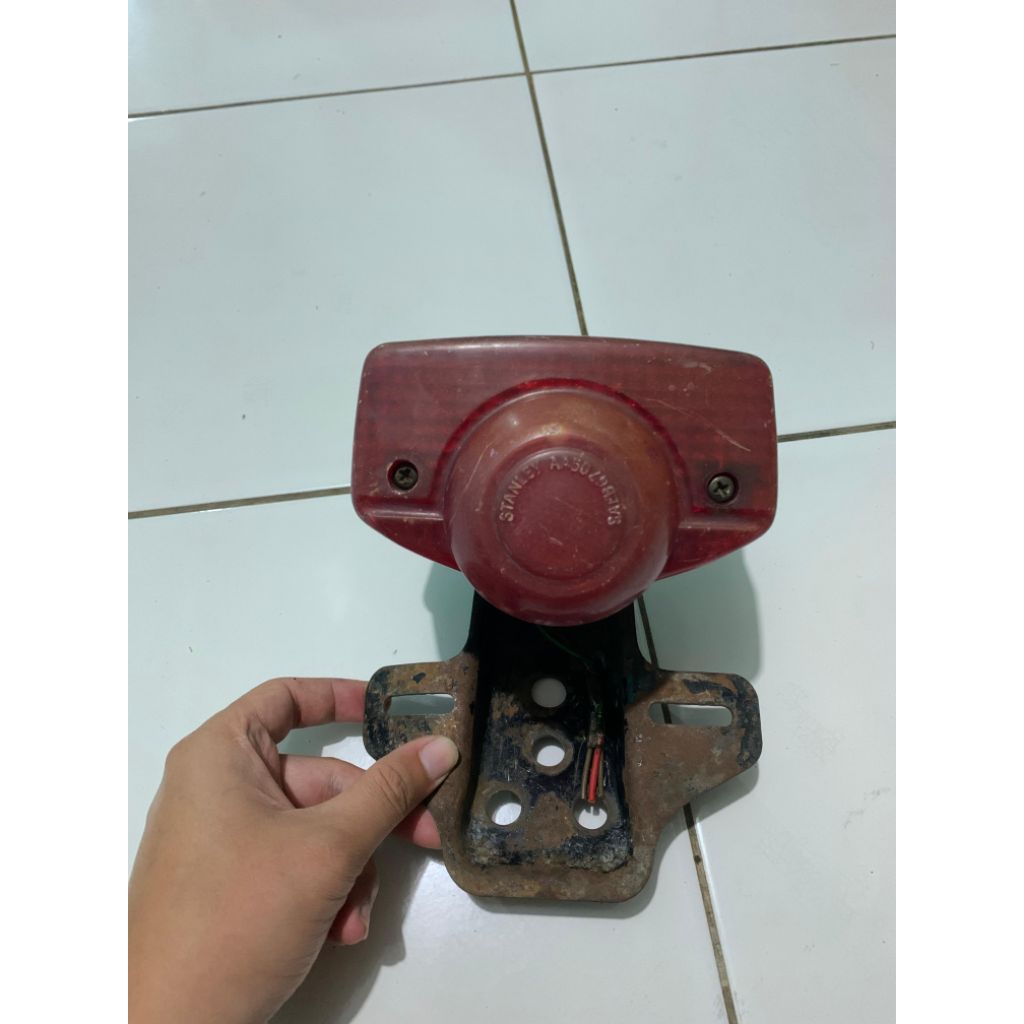 PANGKON LAMPU SET STOPLAMP GL125