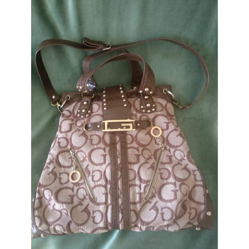 Preloved Tas wanita Guess kanvas