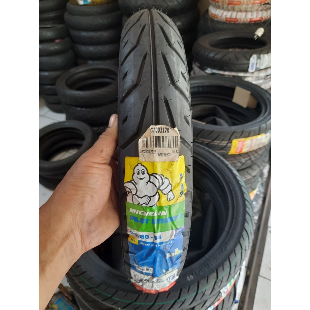 michelin pilot street2. 80/80-14 baru