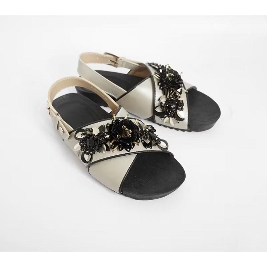 PVRA Cavvami gold black size 38