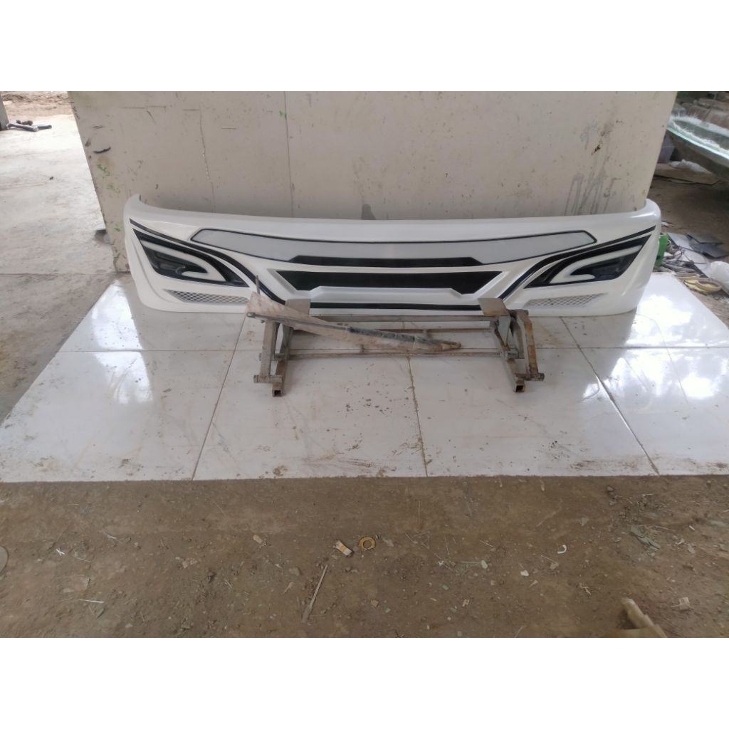 Bemper depan hidrolik manual