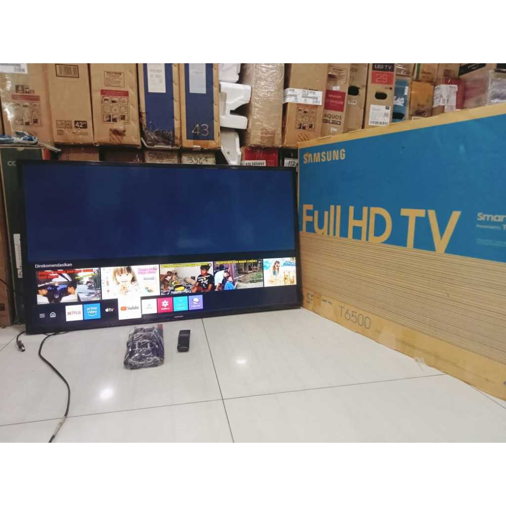 TV LED SAMSUNG 43IN SMART TV Bisa Youtube Digital TV Kondisi bekas pemakaian masih segel 6201F