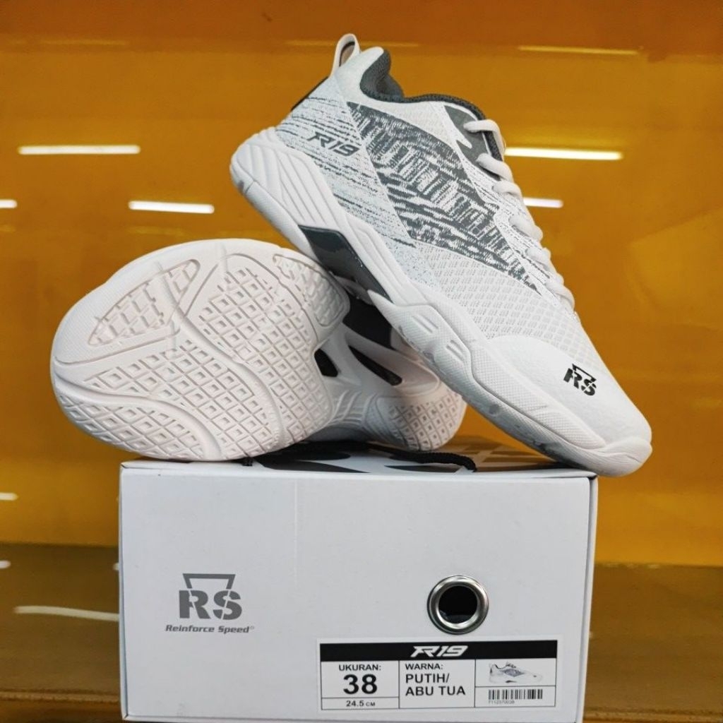 sepatu badminton reinforce speed R19 reborn