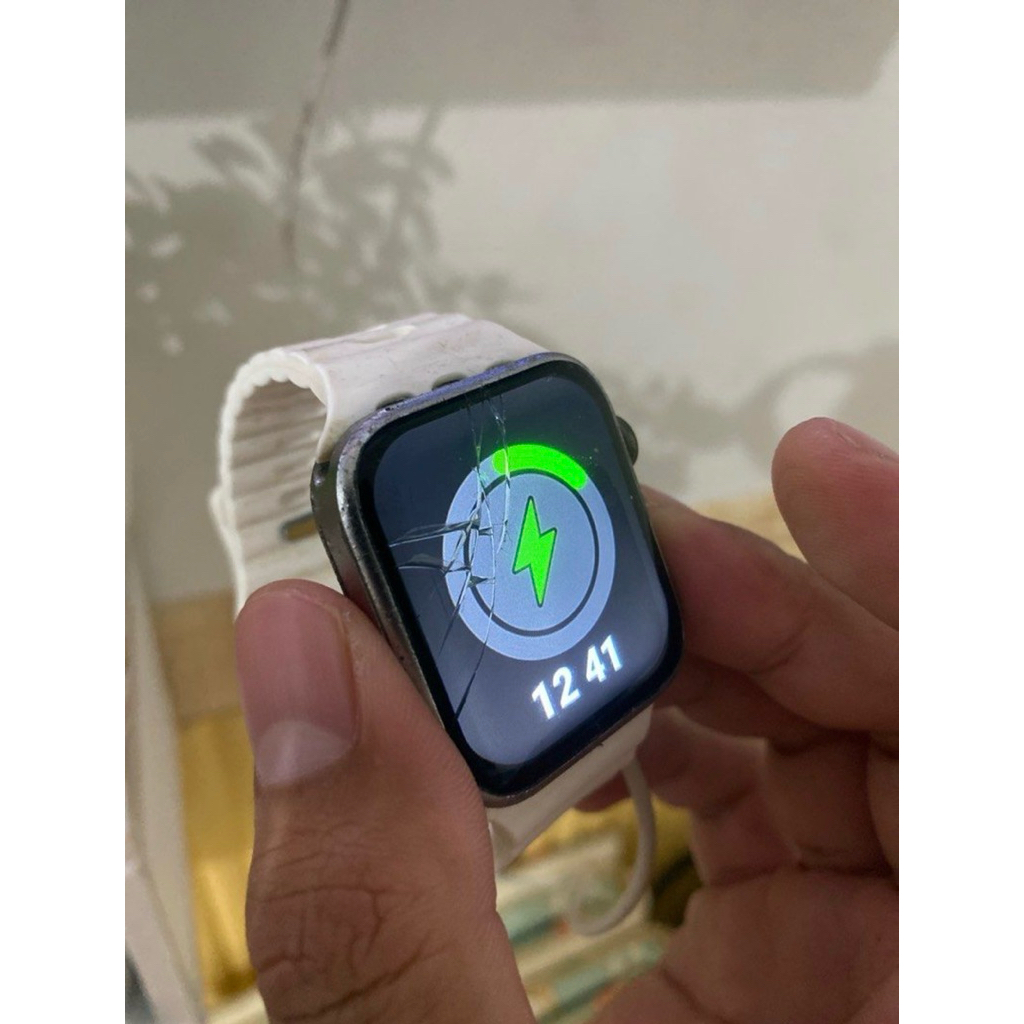 Smartwatch Sniper Mirror Apple Series 7/8 Look Layar Retak, Masih Menyala, Bisa Connect HryFine