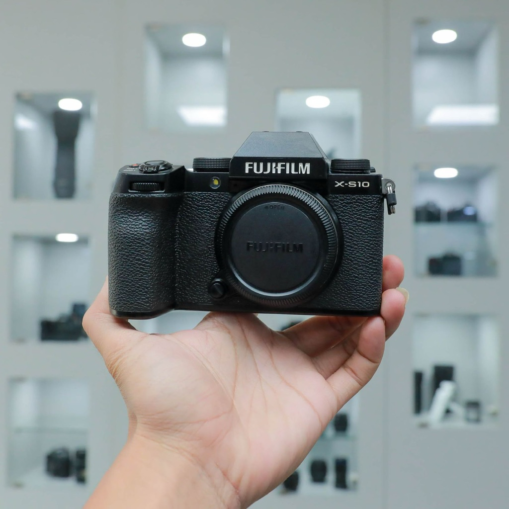 Fujifilm X-S10 / Fujifilm XS10 Body Only Mirrorless Camera