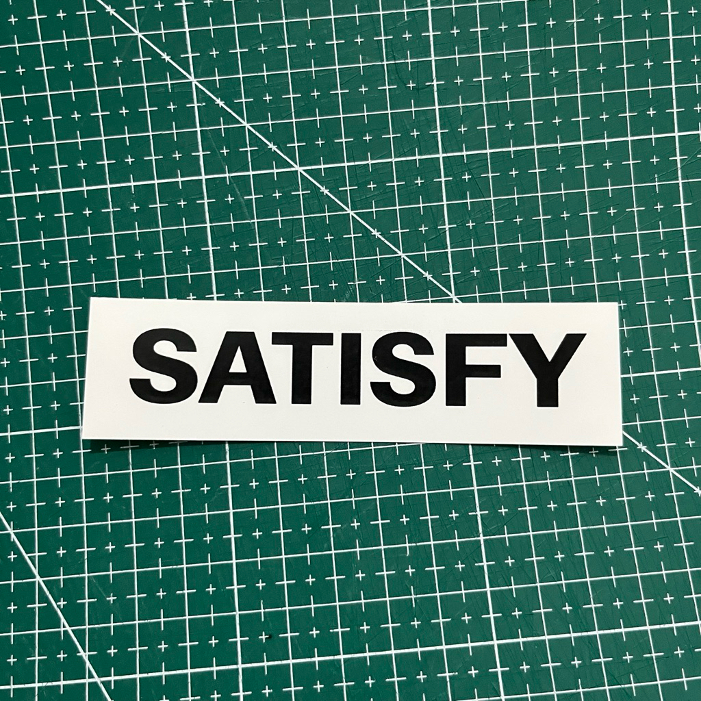 STICKER SATISFY RUNNING FONT