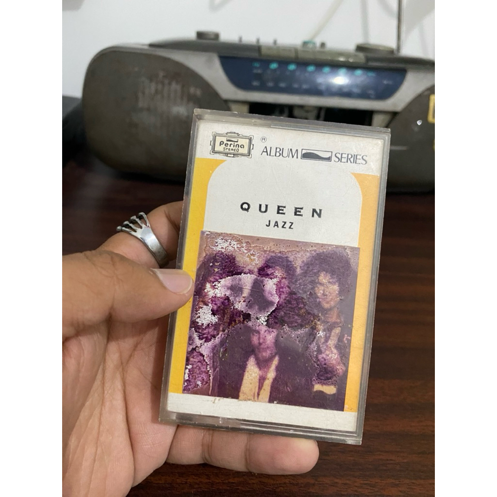 Kaset Pita Queen Jazz