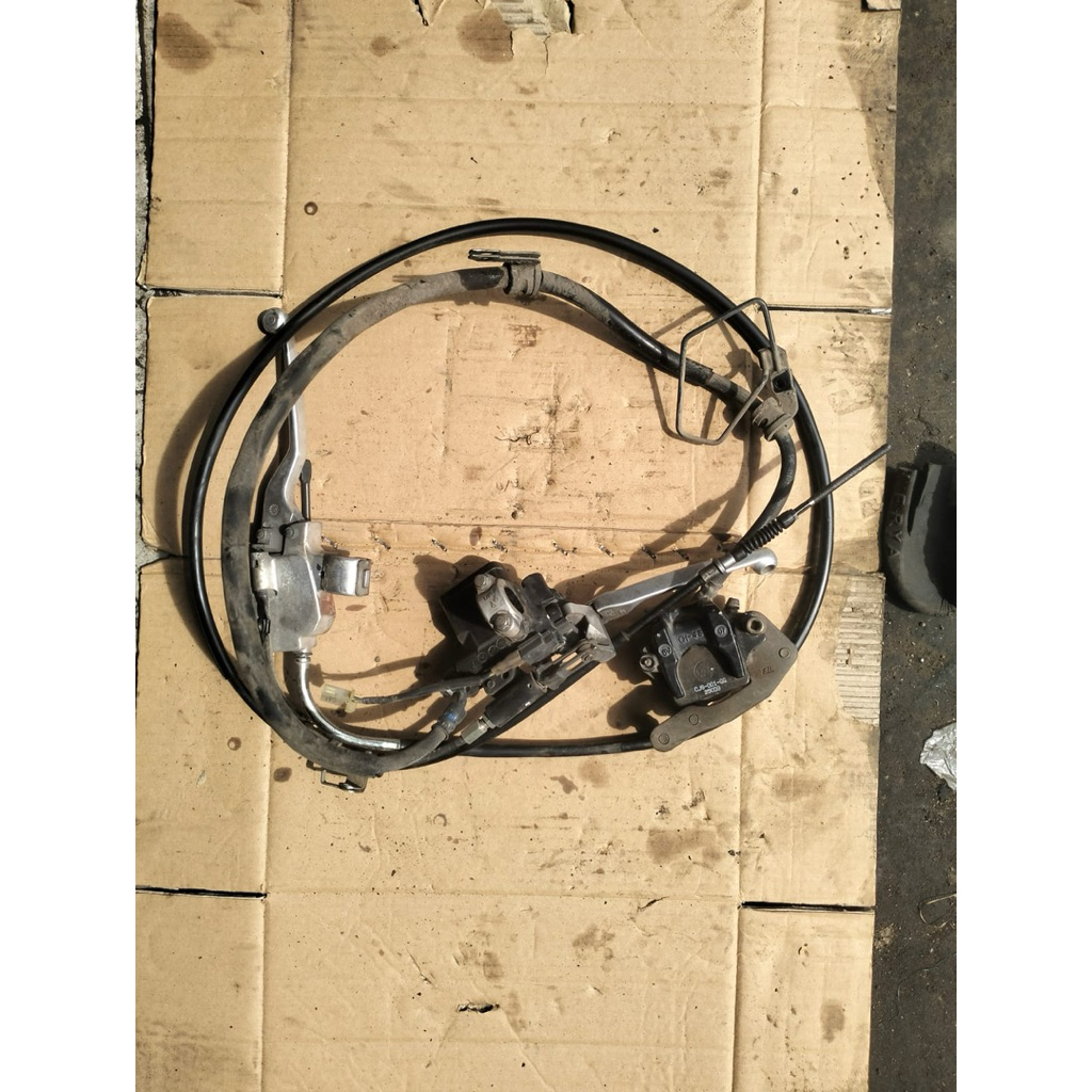 Pengereman kaliper satu set Beat digital ataupun Beat eco beat pop Vario 110 LED PNP Vario 125 old c