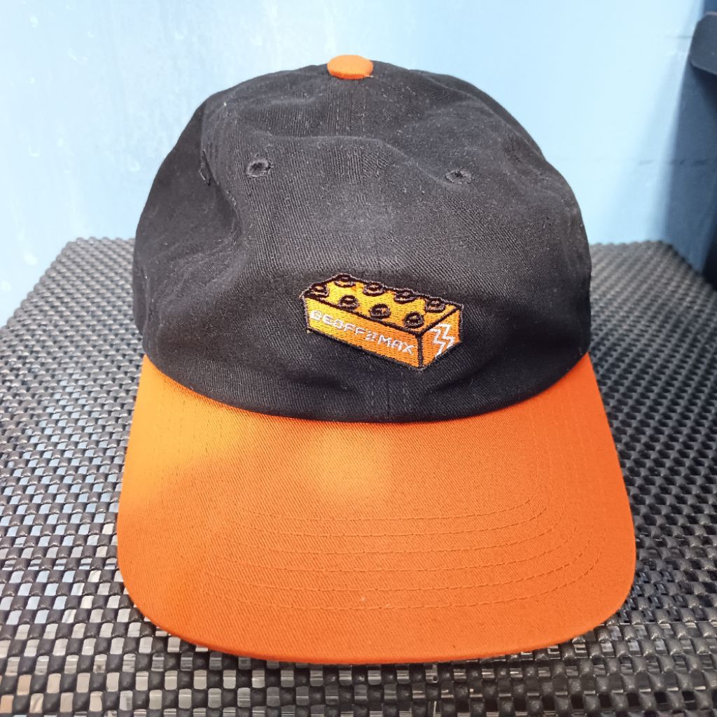 Preloved Topi Geoff Max Bricks