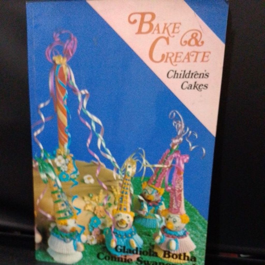 Buku import seni kreasi Kue Bake and Create original