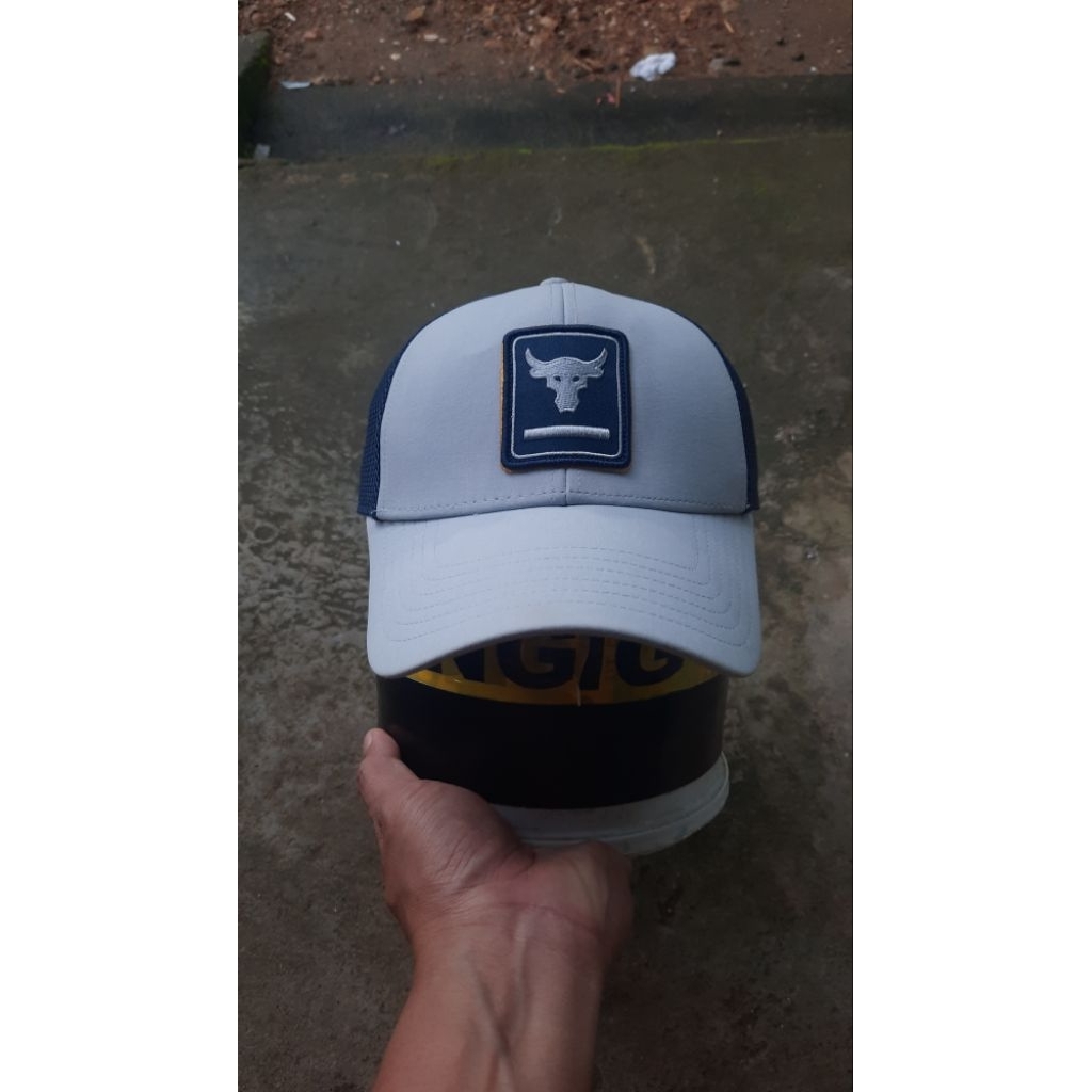 Topi Gym UA Project Rock Trucker Baseball Cap