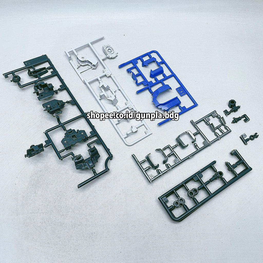 BANDAI RG Gundam RX 93 v2 HI Nu Part Body