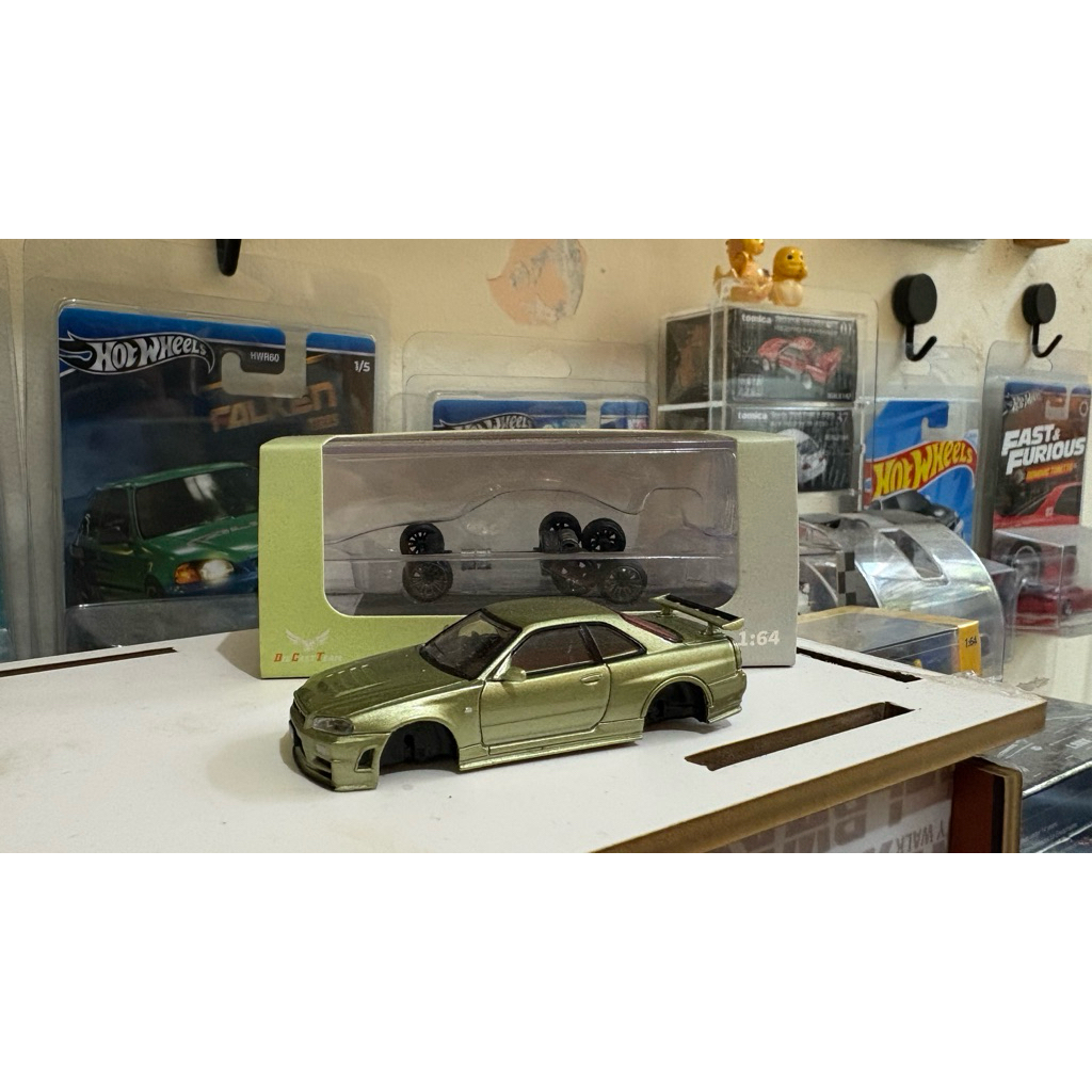 Diecast DCT R34 Sage Green