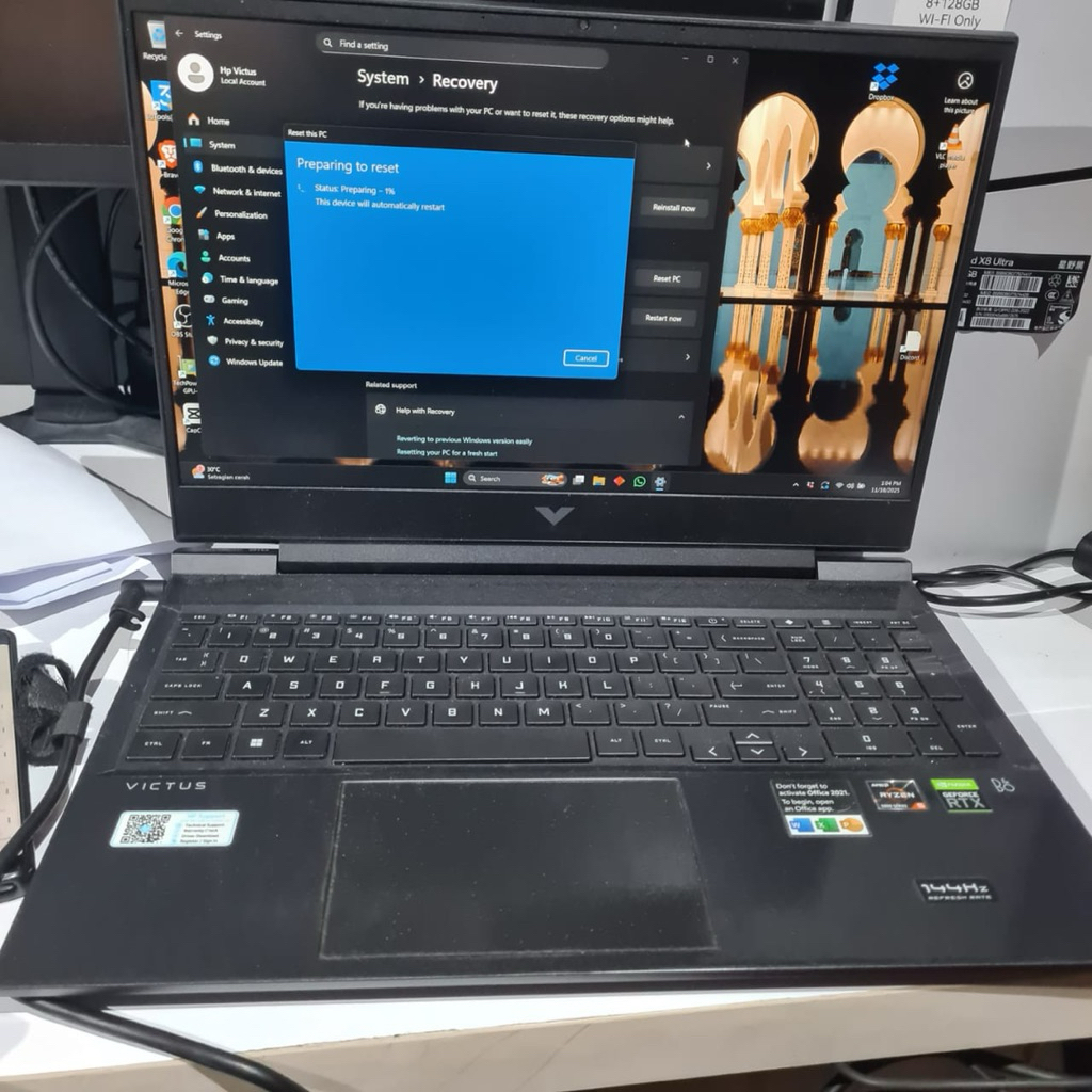 Hp Victus 16 Gaming RtX 3060 Ryzen 5 Ram 8/512