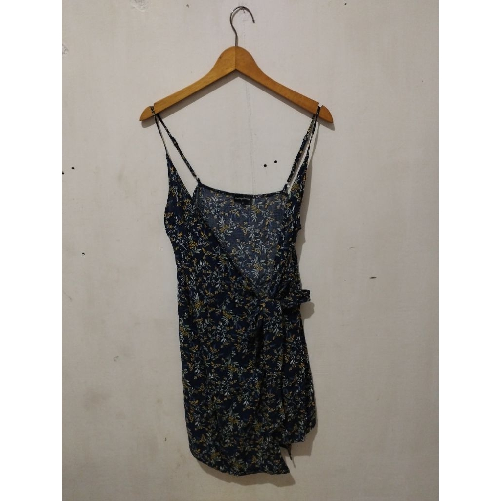 dress pantai tali satu motif bunga